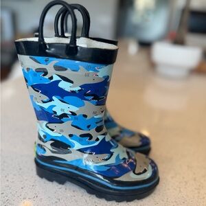Western chief toddler rain boots size 7/8. Great condition.